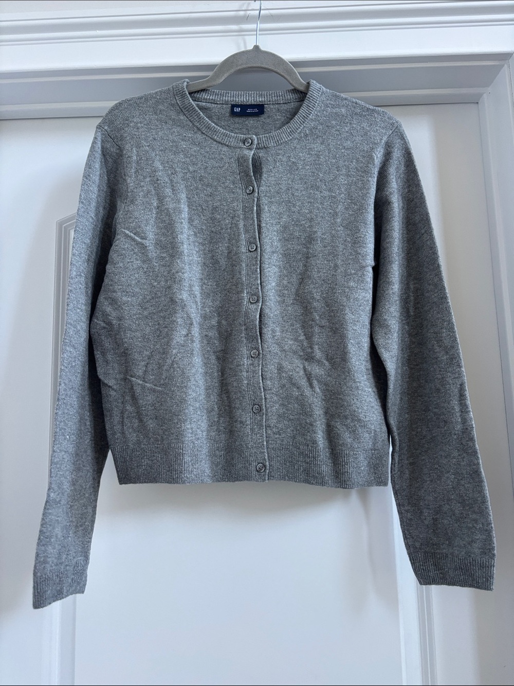 GAP Women's Gray Button-Front Crewneck Cardigan